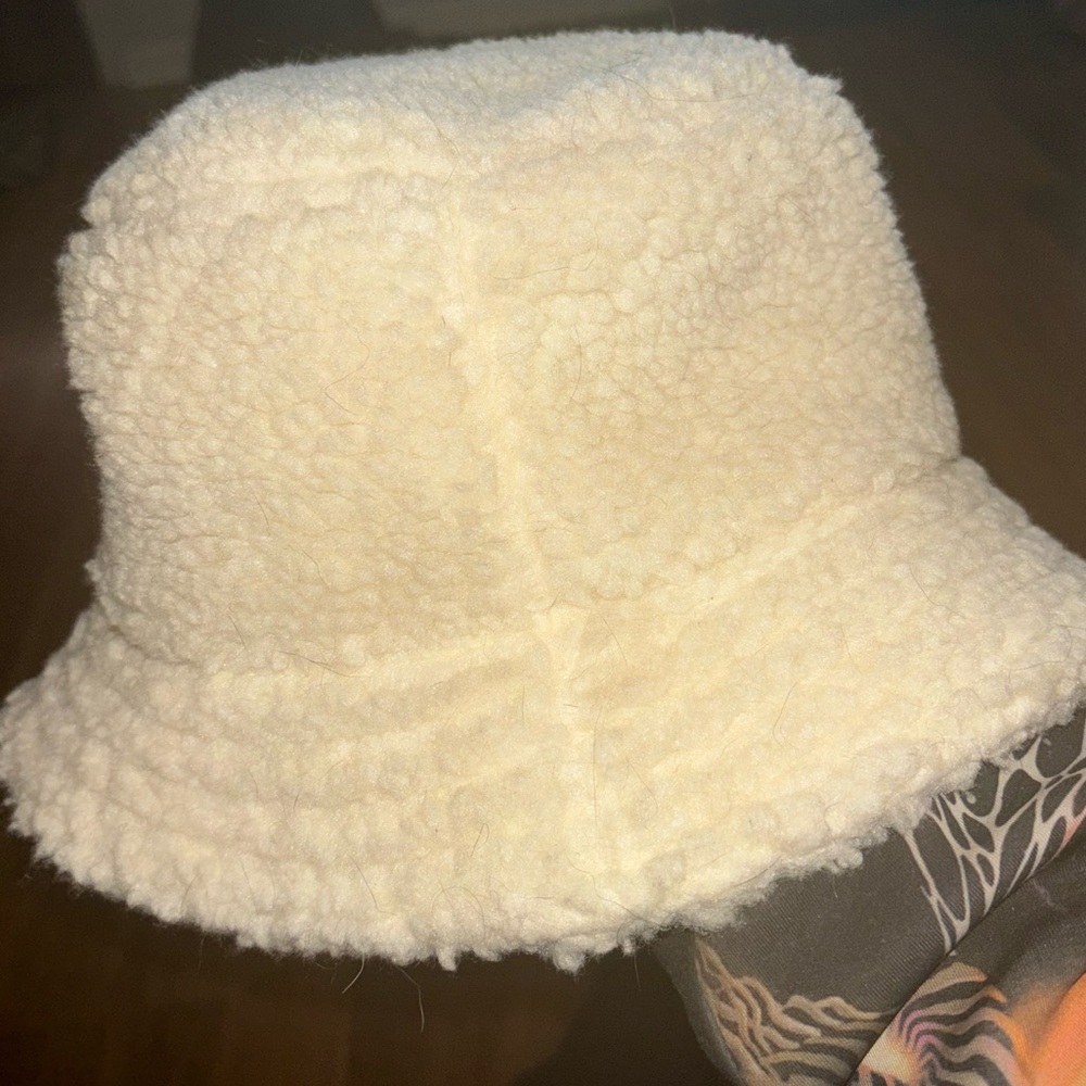 Fluffy Hollister Bucket Hat Brand New